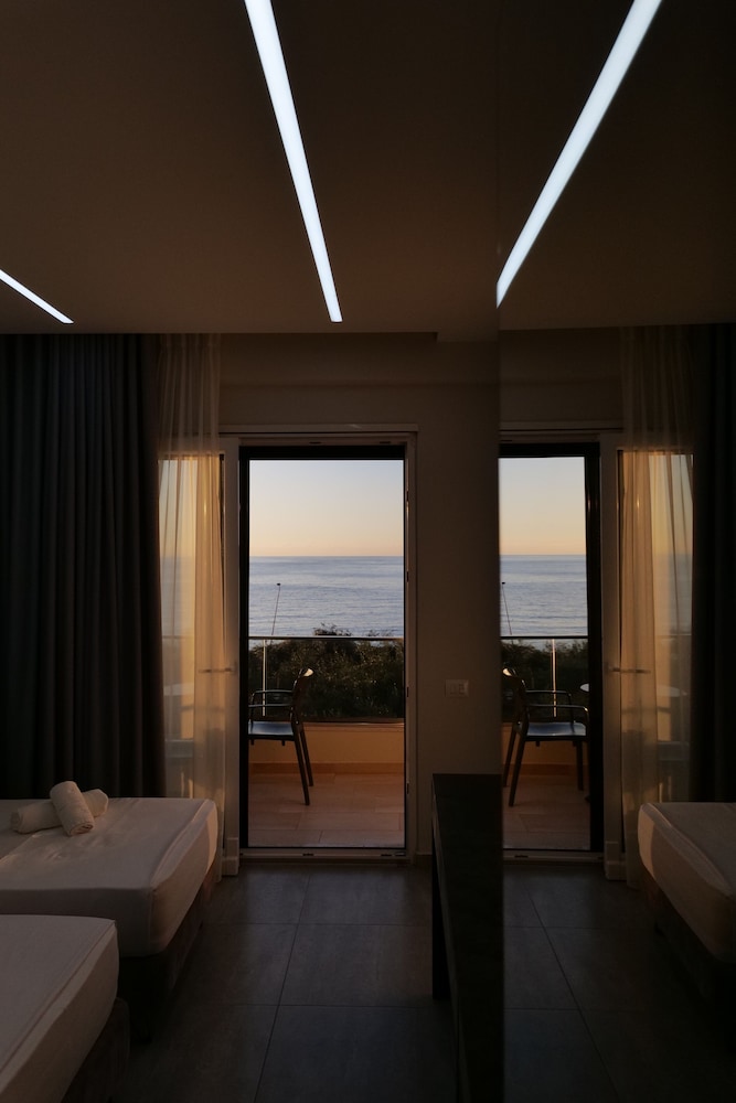 Premier Triple-Sea Front with Private Balcony photo 1