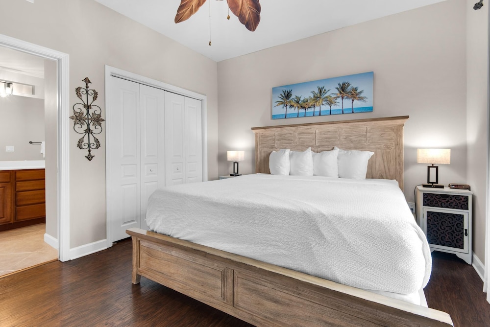 Condo, 1 King Bed with Sofa bed (Beach Resort 514)