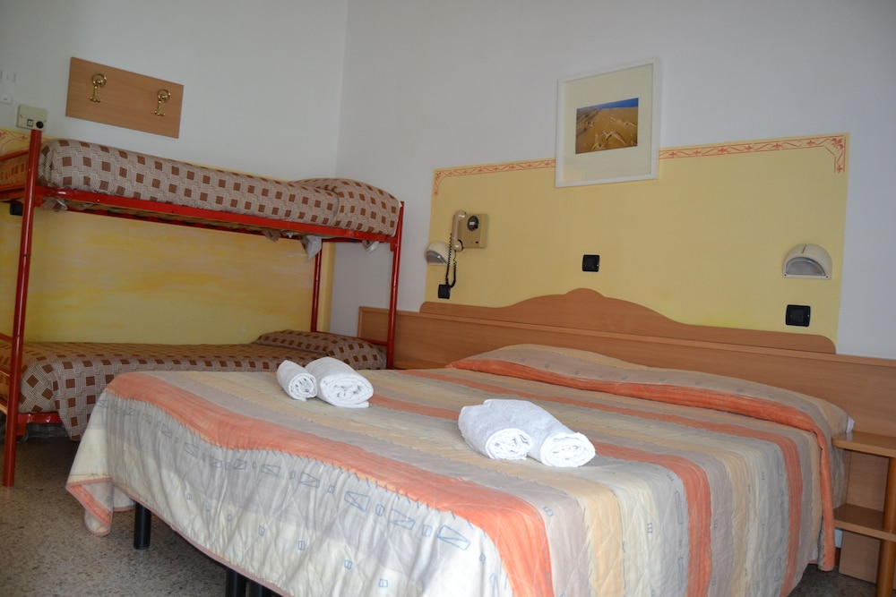 Basic Quadruple Room photo 1