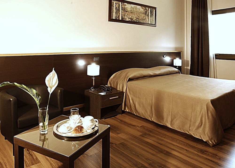 Comfort Room, Jetted Tub (Standard)