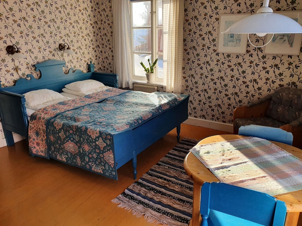 Two Beds Cabin - 1 Double Bed photo 1