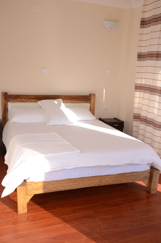 Standard Double Room Single Use photo 3