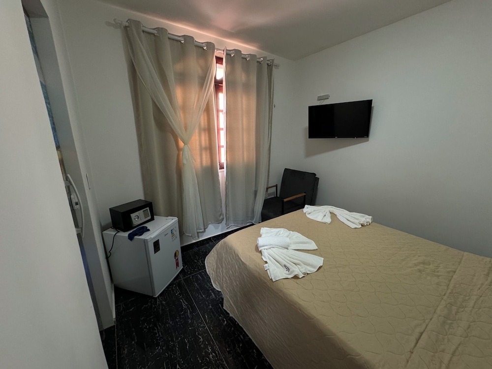 Basic Double Room, 1 Double Bed, Non Smoking, Poolside