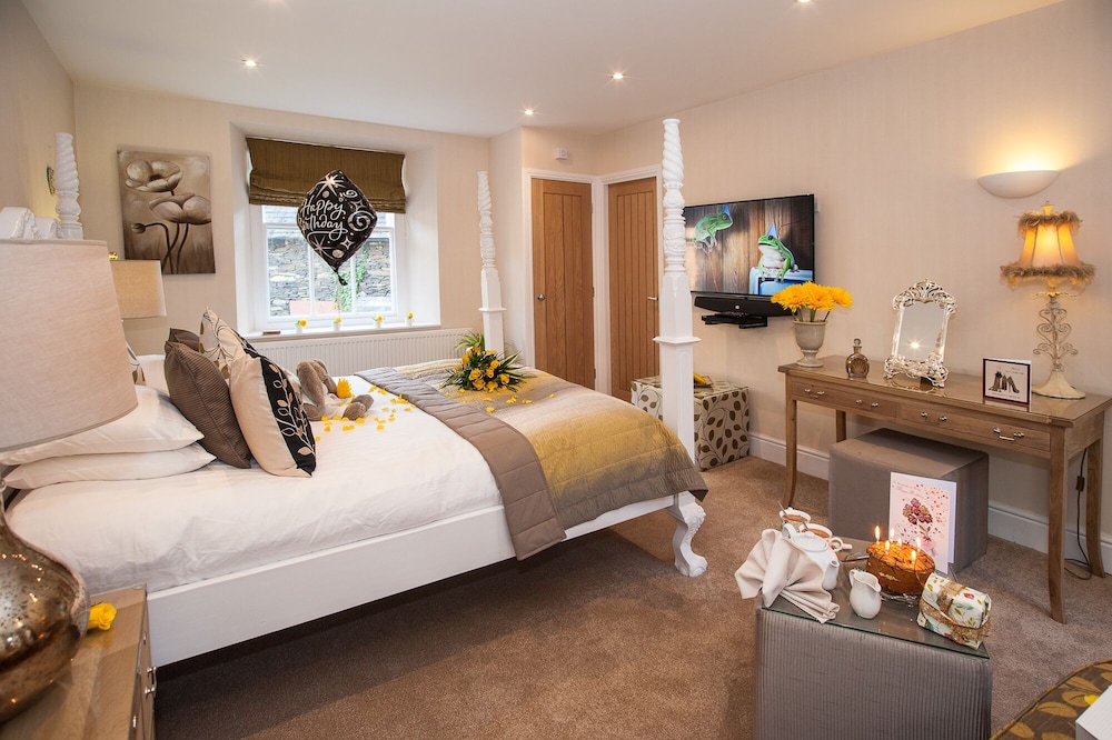 Luxury Suite (Honey) photo 3