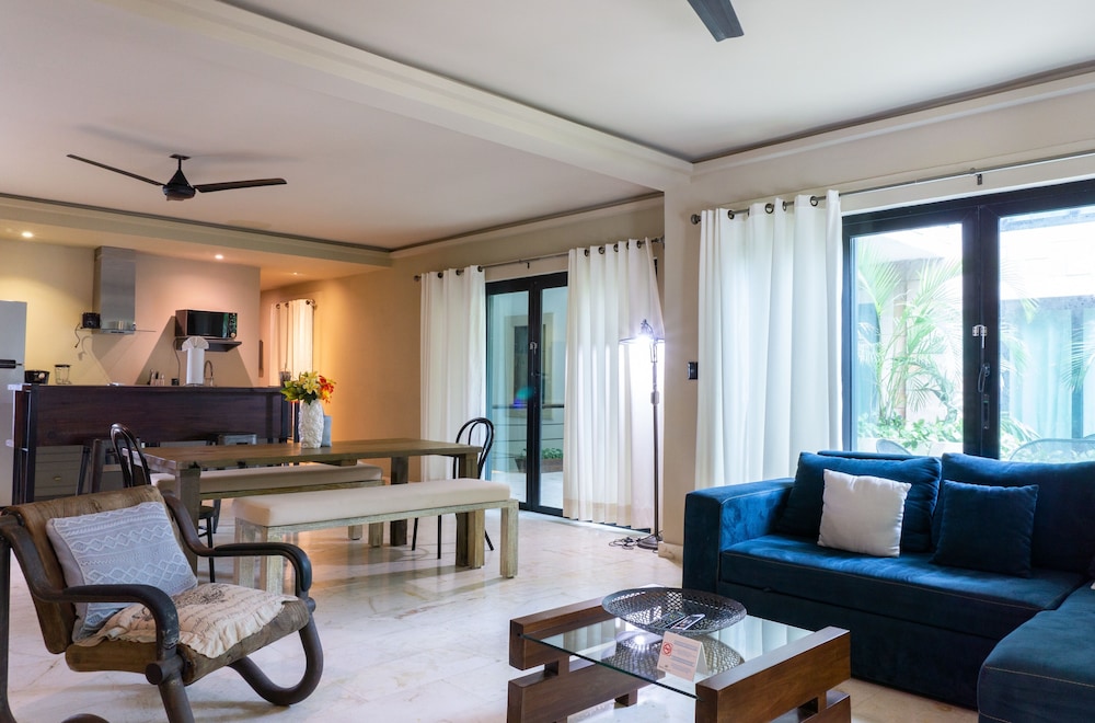 Condo, 2 Bedrooms