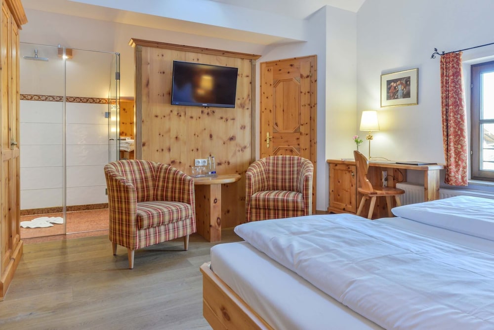 Deluxe Double Room photo 3