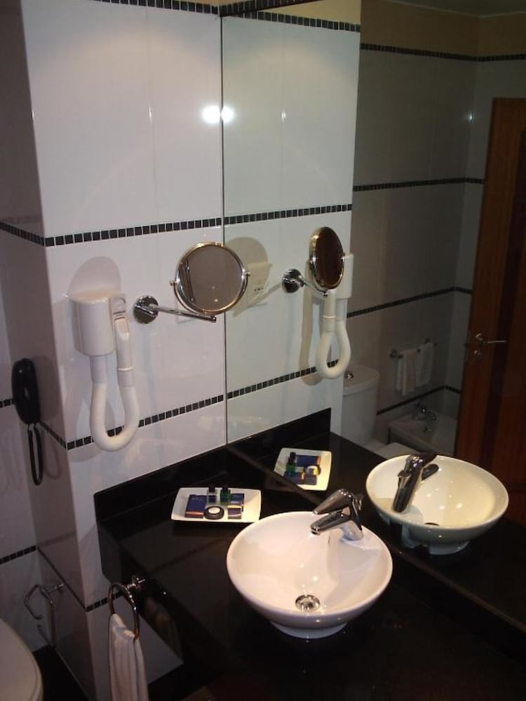 Superior Double or Twin Room - Photo 7