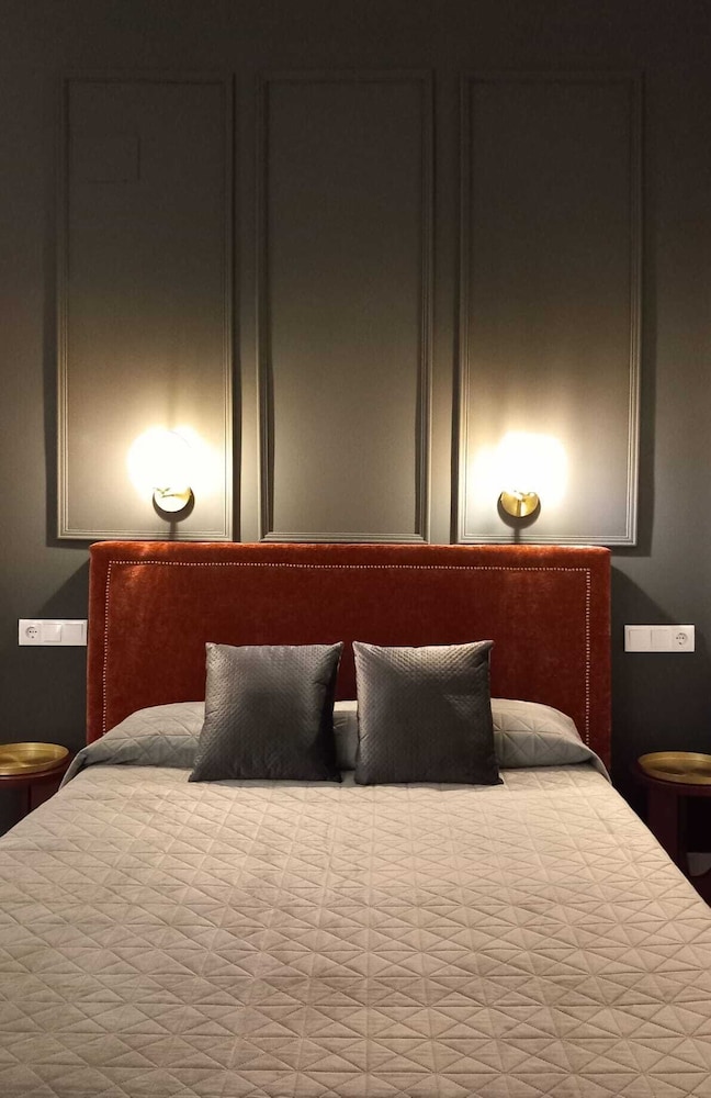 Deluxe Double Room, Patio, City View