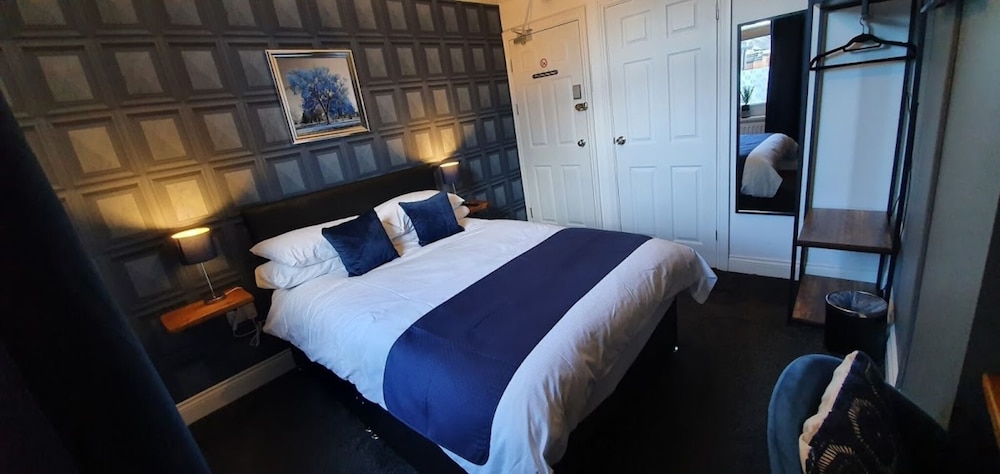 Double Room, Ensuite - Photo 7