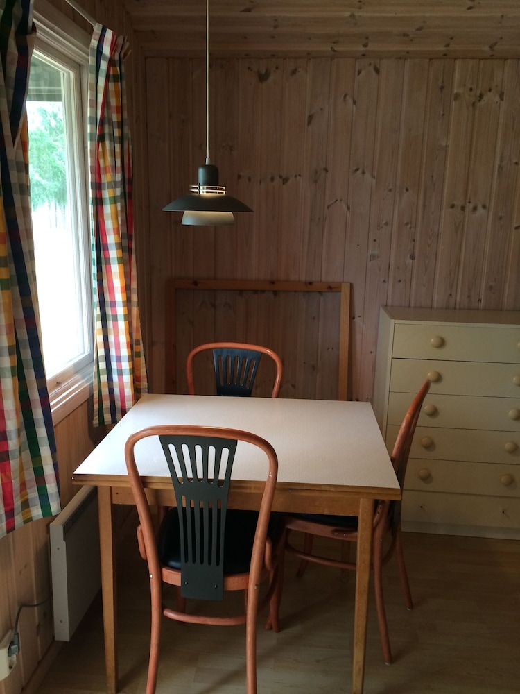 Basic Cabin, Shared Bathroom (2 Beds) photo 3