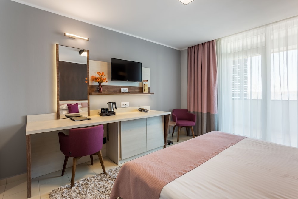 Double Room, Lake View - Photo 4
