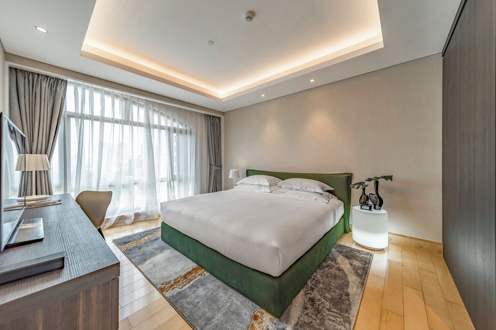 Executive Suite, City View photo 2