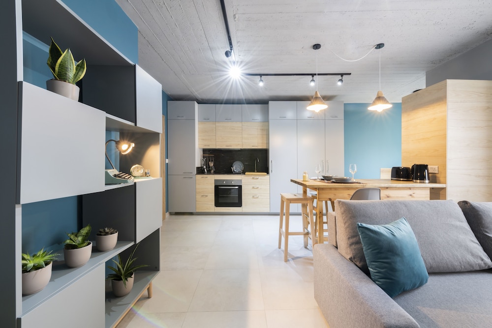 Design Studio Suite, Kitchen, Courtyard View