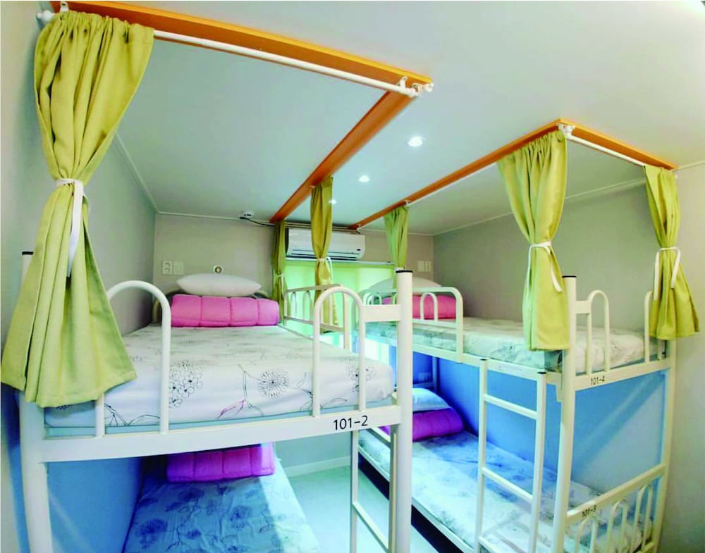 Room (4 persons) photo 1