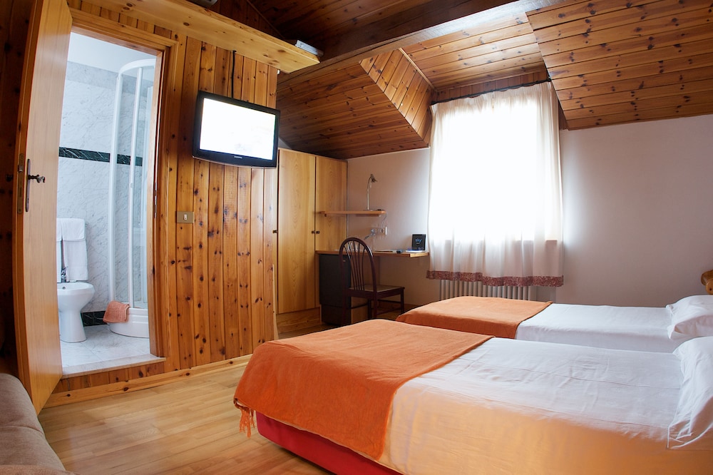 Double or Twin Room photo 1