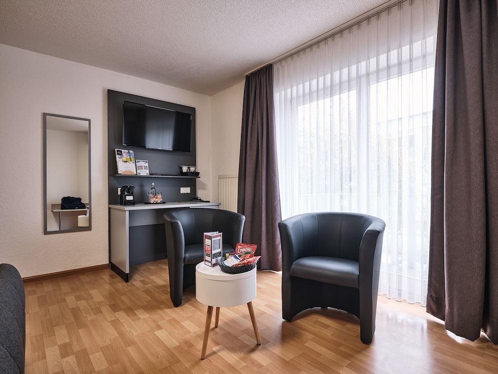 Classic Double Room, 1 Queen Bed photo 3
