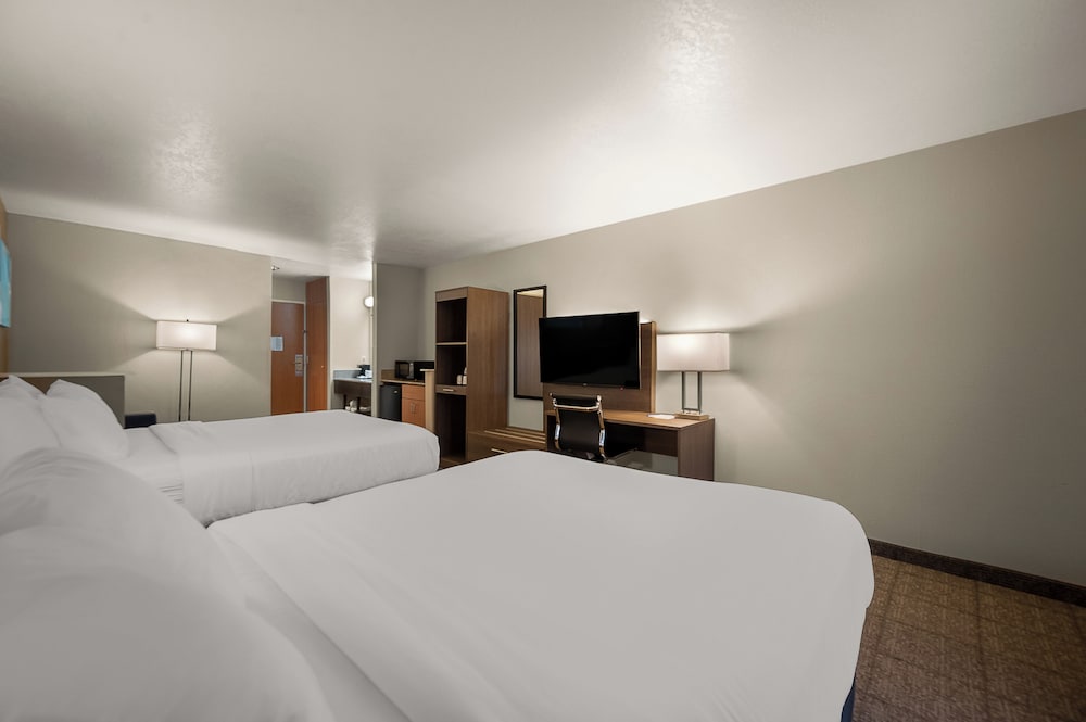 Suite, Multiple Beds, Non Smoking - Photo 3