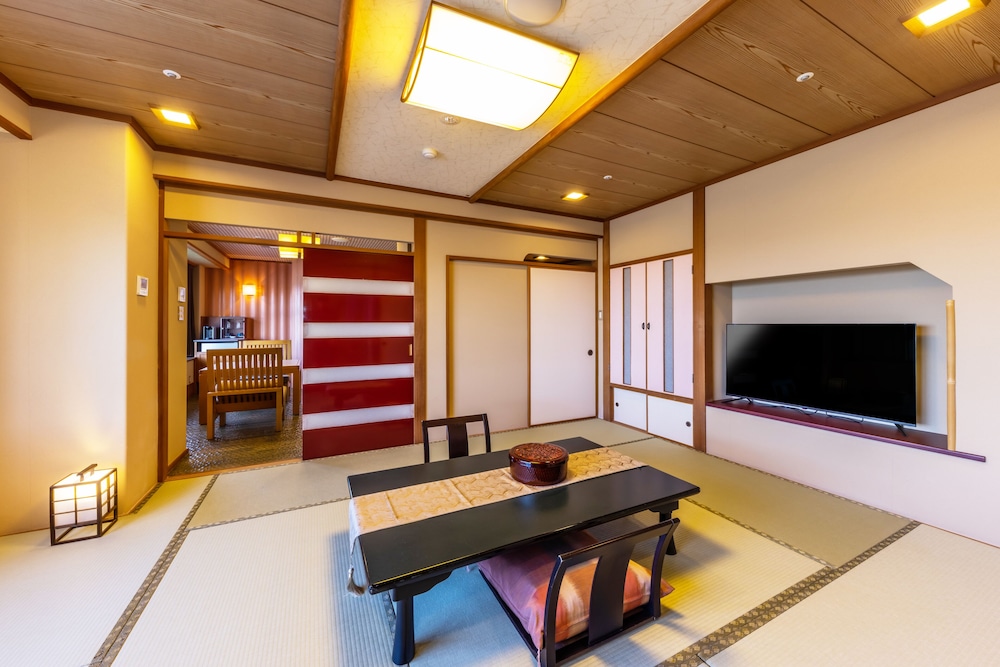Deluxe Japanese Style Room, Non Smoking - Photo 6