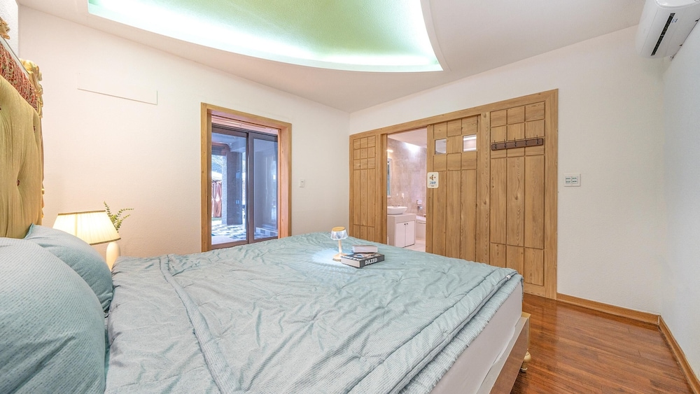 Basic Room, 3 Bedrooms (Yellow Room) photo 2