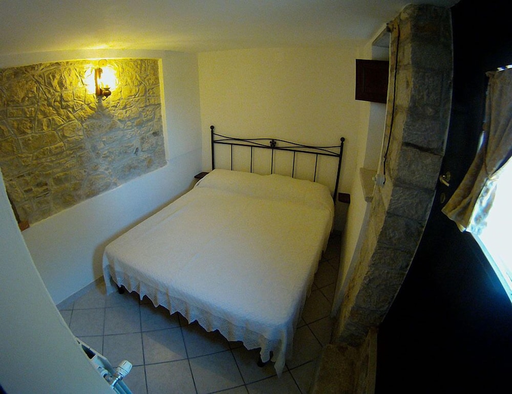 Economy Double Room photo 1