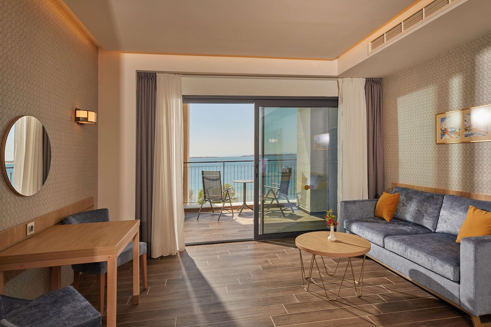 Junior Suite, Balcony, Sea View (2 adults) photo 1