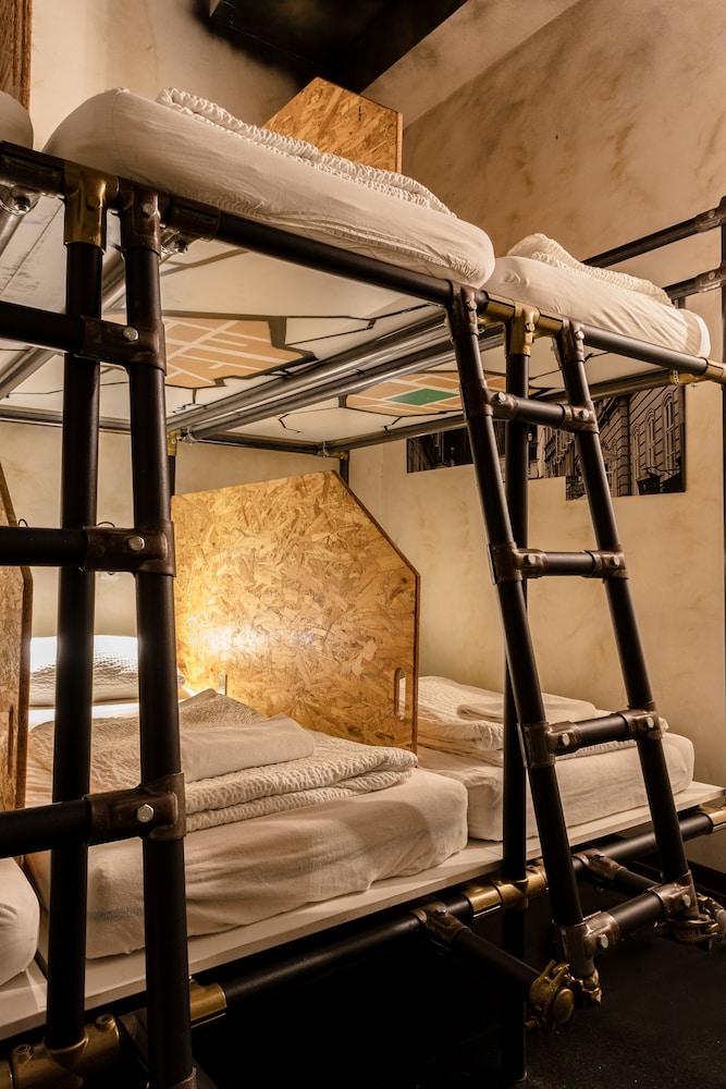 6-Bed Dormitory,Private Bathroom - 1 Bed