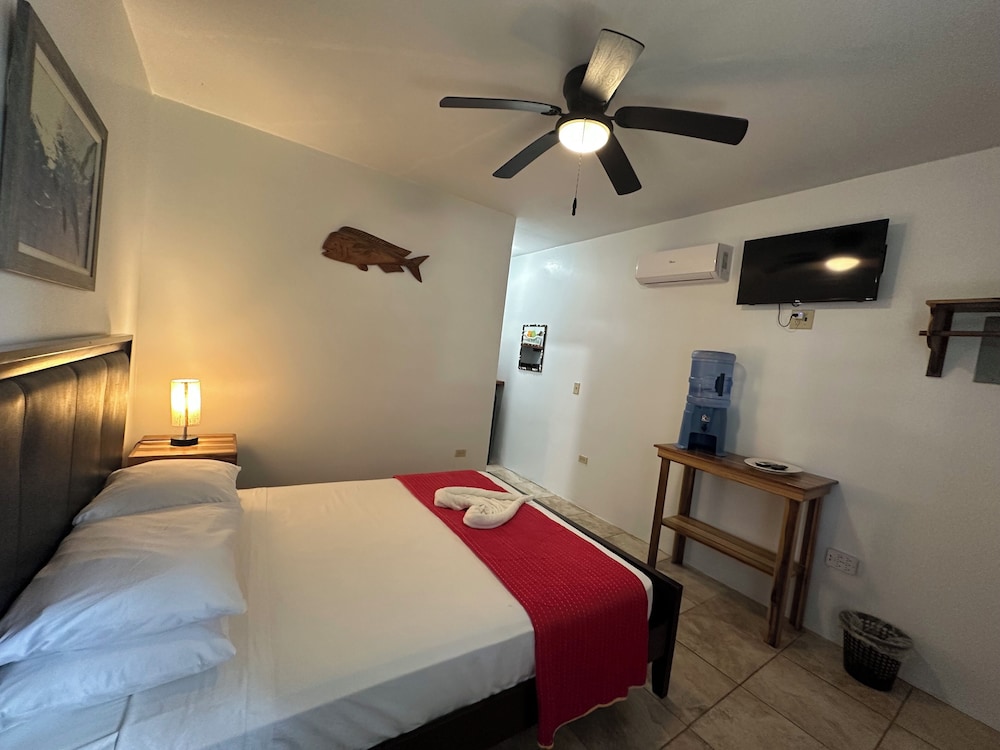 Deluxe Single Room, 1 Bedroom, Refrigerator & Microwave, Sea View