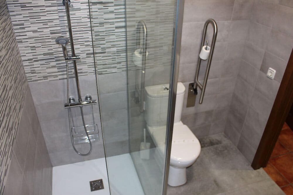 Standard Double Or Twin Room, Accessible photo 3