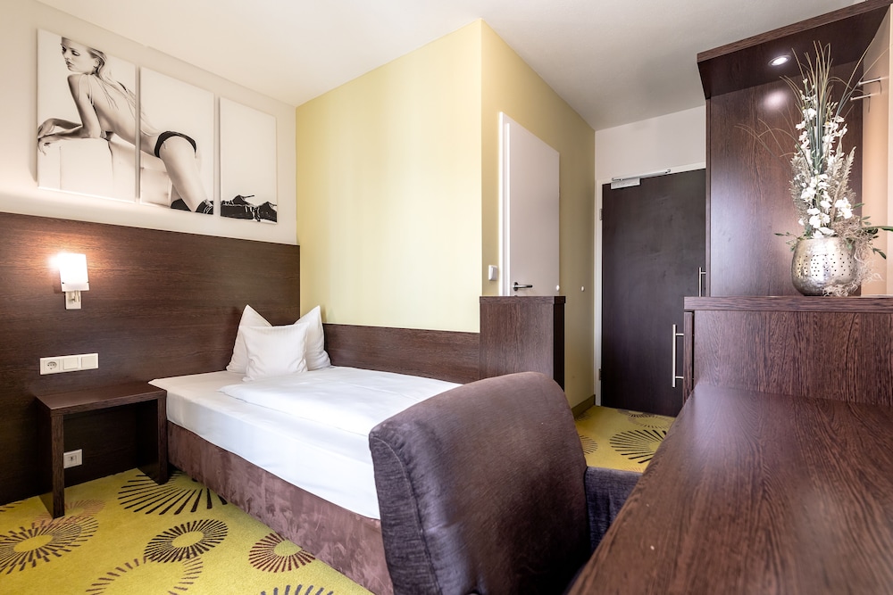 Single Room (Small)