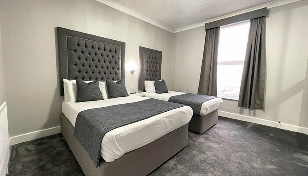Family Room, Multiple Beds