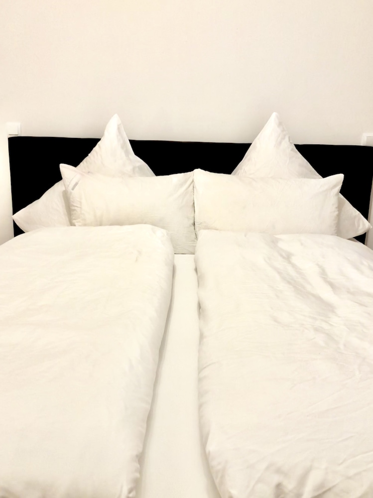 Signature Double Room, 1 King Bed, Non Smoking photo 2