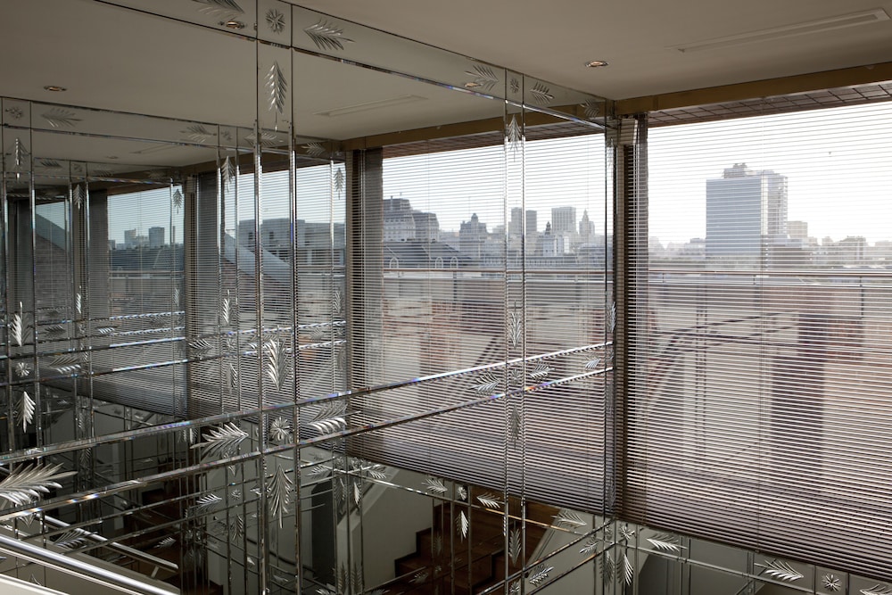 Luxury Suite (Imperial)