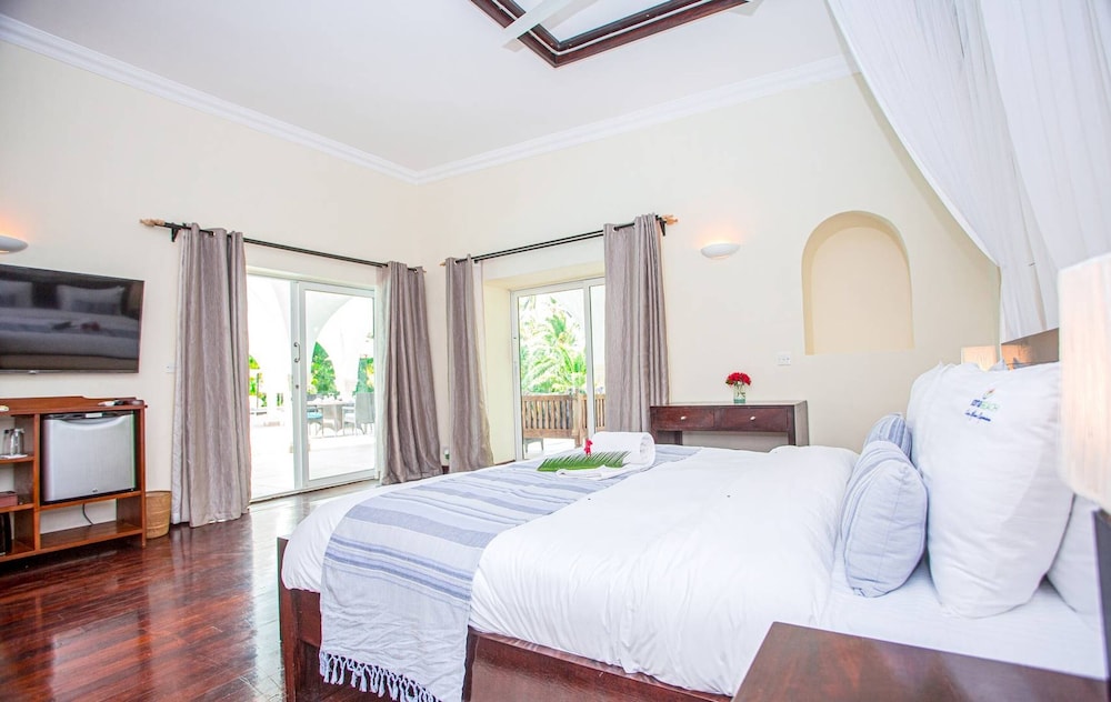 Deluxe Room, 1 King Bed photo 1