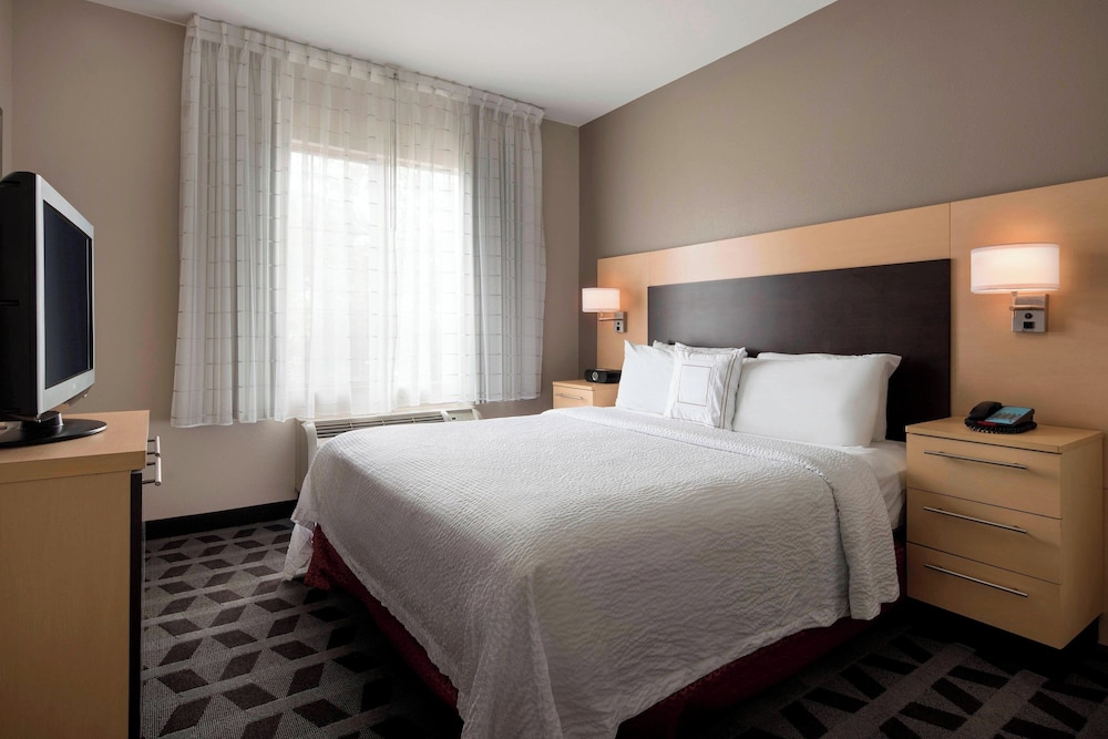 1 Bedroom Suite, 1 King, Sofa Bed