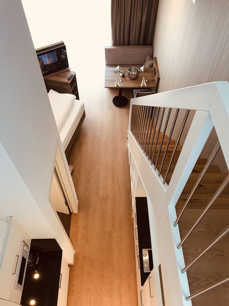 Gallery Apartment (Split level)