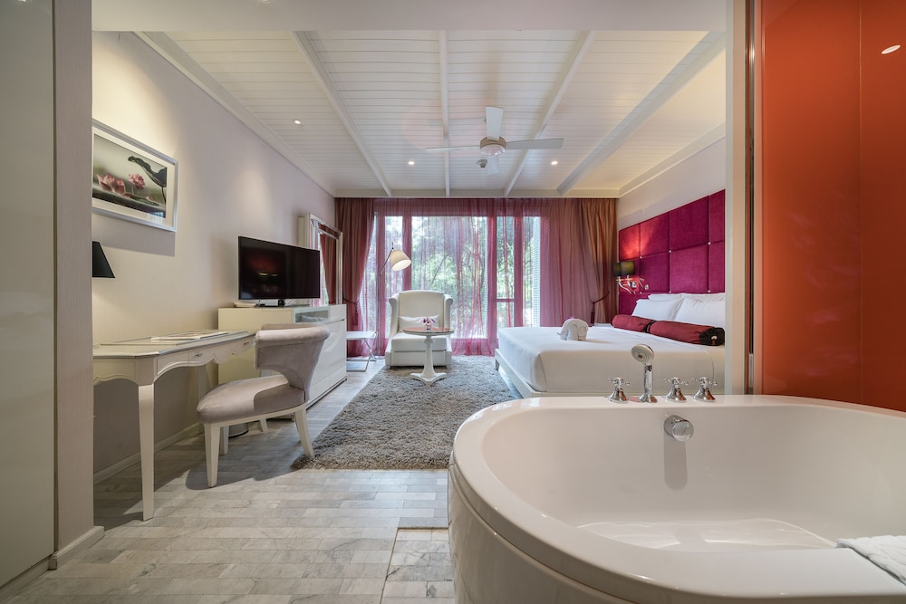 Deluxe Single Room, City View photo 3