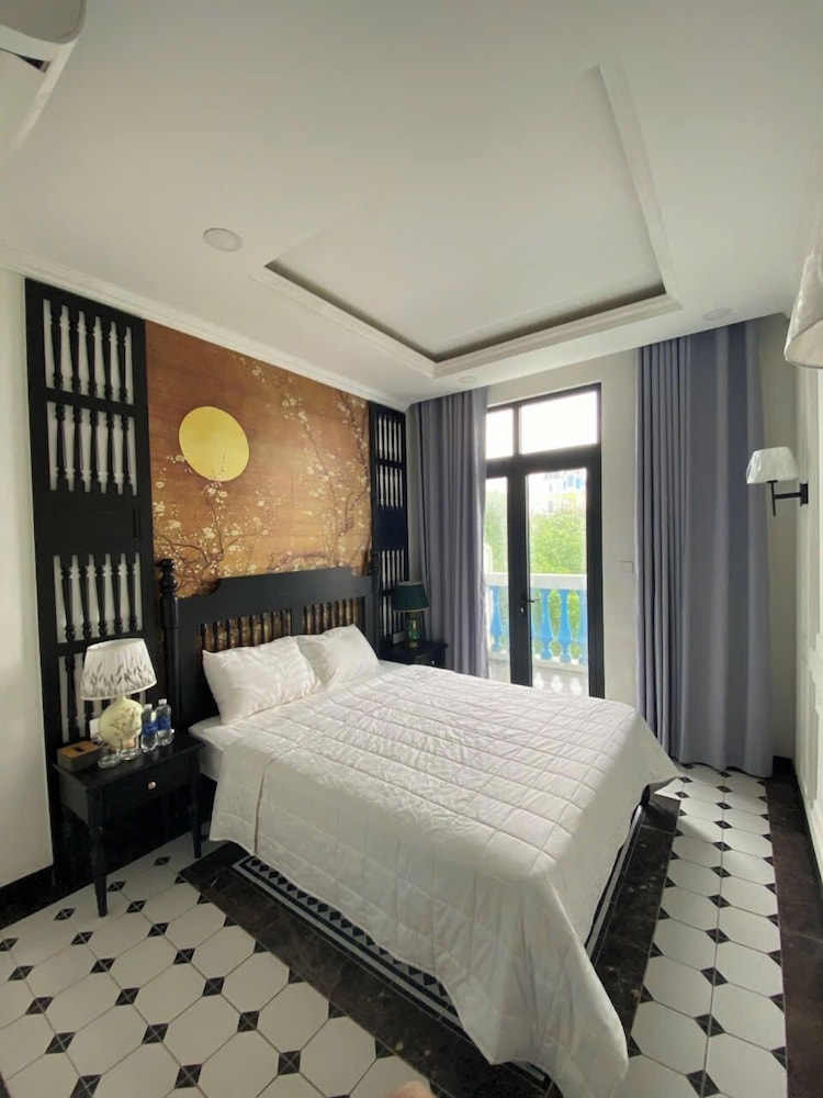 Economy Double Room, Balcony, Garden View