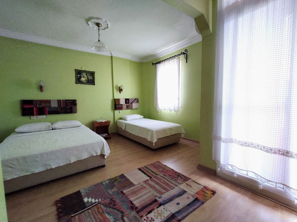Standard Triple Room - Photo 5