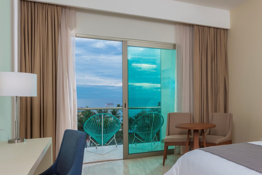 Deluxe Room, Sea View - Photo 5