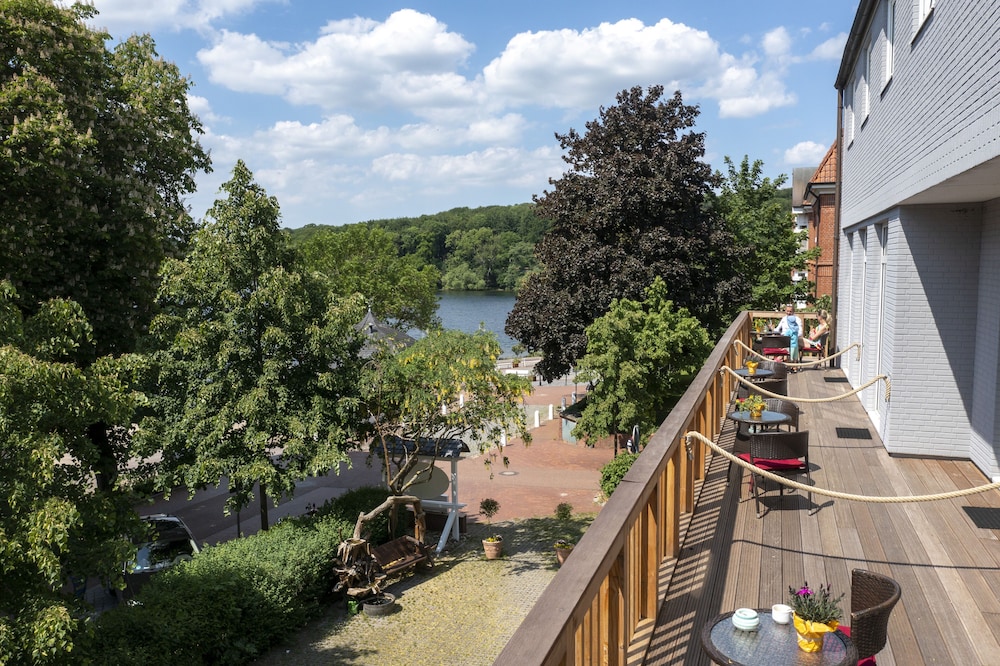 Standard Double Room, Balcony, Lake View photo 1