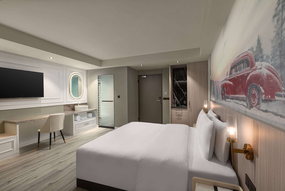 Standard Room, 1 King Bed - Photo 2