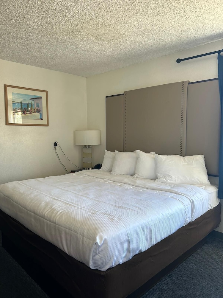 Standard Room, 2 Double Beds photo 3