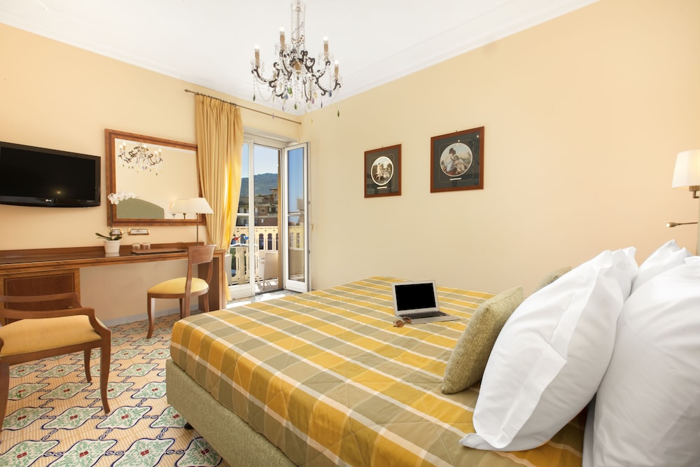 Comfort Double or Twin Room, Balcony - Photo 4