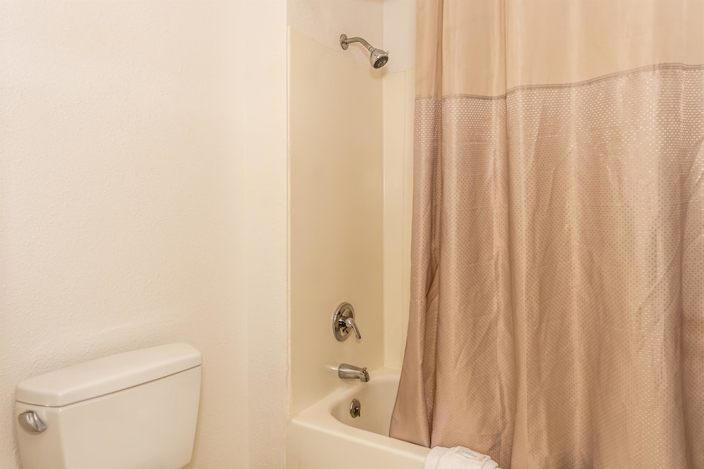 Deluxe Room, 2 Double Beds, Non Smoking, Refrigerator & Microwave - Photo 5