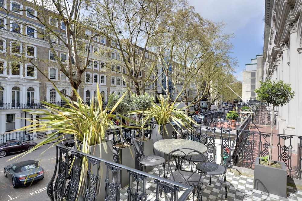 Knightsbridge Suite, Three Bedroom Apartment with Terrace photo 2