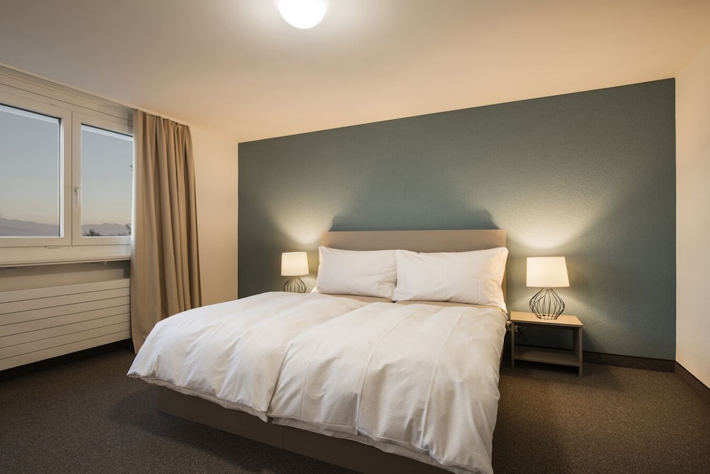 Signature Double Room, 1 Queen Bed photo 2