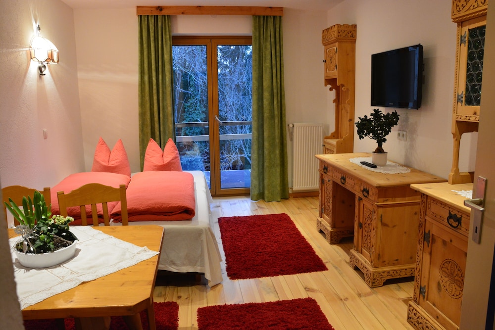 Family Condo, 1 Bedroom, Balcony, Mountain View photo 2