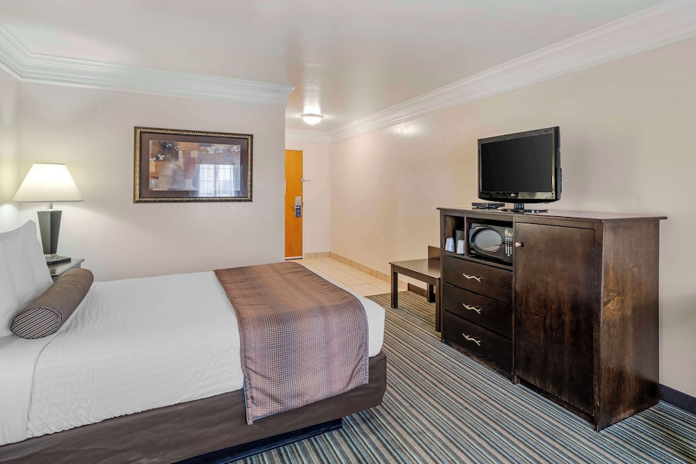Standard Room, 1 Queen Bed, Accessible, Non Smoking photo 1