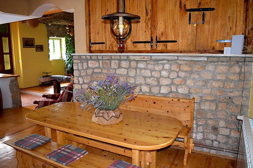 Villa photo 2