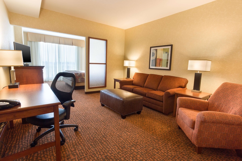 Deluxe Room, 1 King Bed with Sofa bed, Refrigerator & Microwave (Upper Floor) photo 1